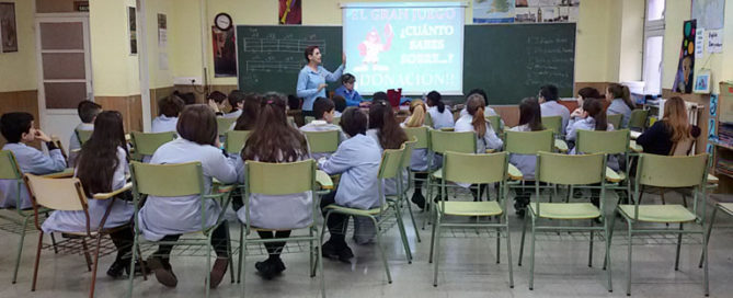 Los alumnos y alumnas del Colegio Rafaela María reciben la visita de la Asociación de Donantes de Sangre.