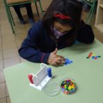 Los alumnos y alumnas de 1º de primaria del Colegio Rafaela María de Valladolid trabajan las decenas.