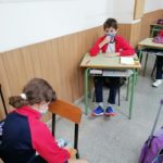 En quinto de primaria del Colegio Rafaela María trabajan los múltiplos con un juego de manos.