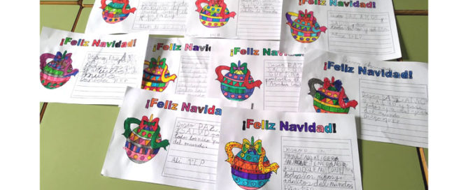 Los alumnos y alumnas de 1º de primaria del Colegio Rafaela María de Valladolid depositan su deseos en el BUZÓN DE BUENOS DESEOS.
