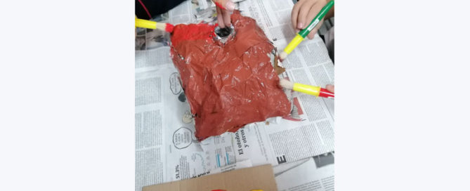 Los alumnos de 6º de primaria del Colegio Rafaela María de Valladolid trabajan los volcanes.