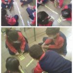 El alumnado de segundo de primaria del Colegio Rafaela María de Valladolid repasan contenidos de Lengua jugando a un dominó muy especial.