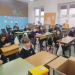 Los alumnos y alumnas de quinto y sexto de primaria del Colegio Rafaela María de Valladolid han recibido formación sobre cómo se gestionan los residuos de aparatos eléctricos y electrónicos.