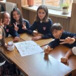 Los alumnos y alumnas de quinto de primaria del Colegio Rafaela María de Valladolid están trabajando la Edad Media con un juego de mesa que han elaborado.