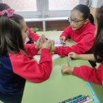 Los alumnos y alumnas de cuarto de primaria del Colegio Rafaela María de Valladolid reciben un curso sobre cómo hacer un buen uso de Internet y de las redes sociales.