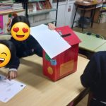 Los alumnos y alumnas de segundo de primaria del Colegio Rafaela María de Valladolid trabajan cómo se eligen los representantes políticos en democracia.