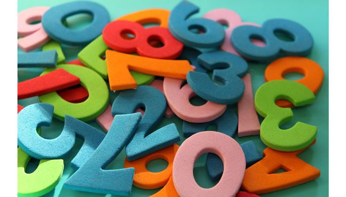 Los alumnos y alumnas de segundo de primaria del Colegio Rafaela María de Valladolid repasan la descomposición de números y el cálculo mental con un nuevo Peque-Reto.